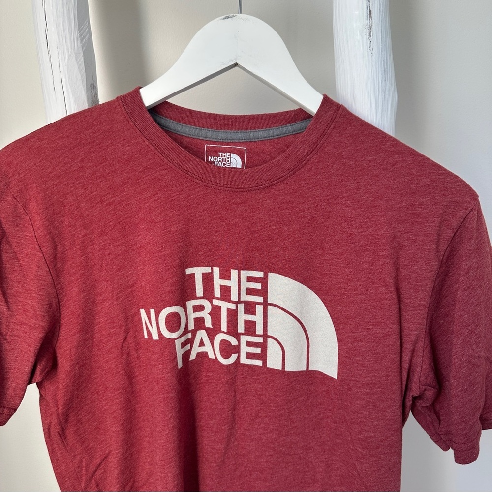 The North Face Men’s Core Half Dome Short-Sleeve T-Shirt Red Classic Fit Size S - Picture 2 of 8